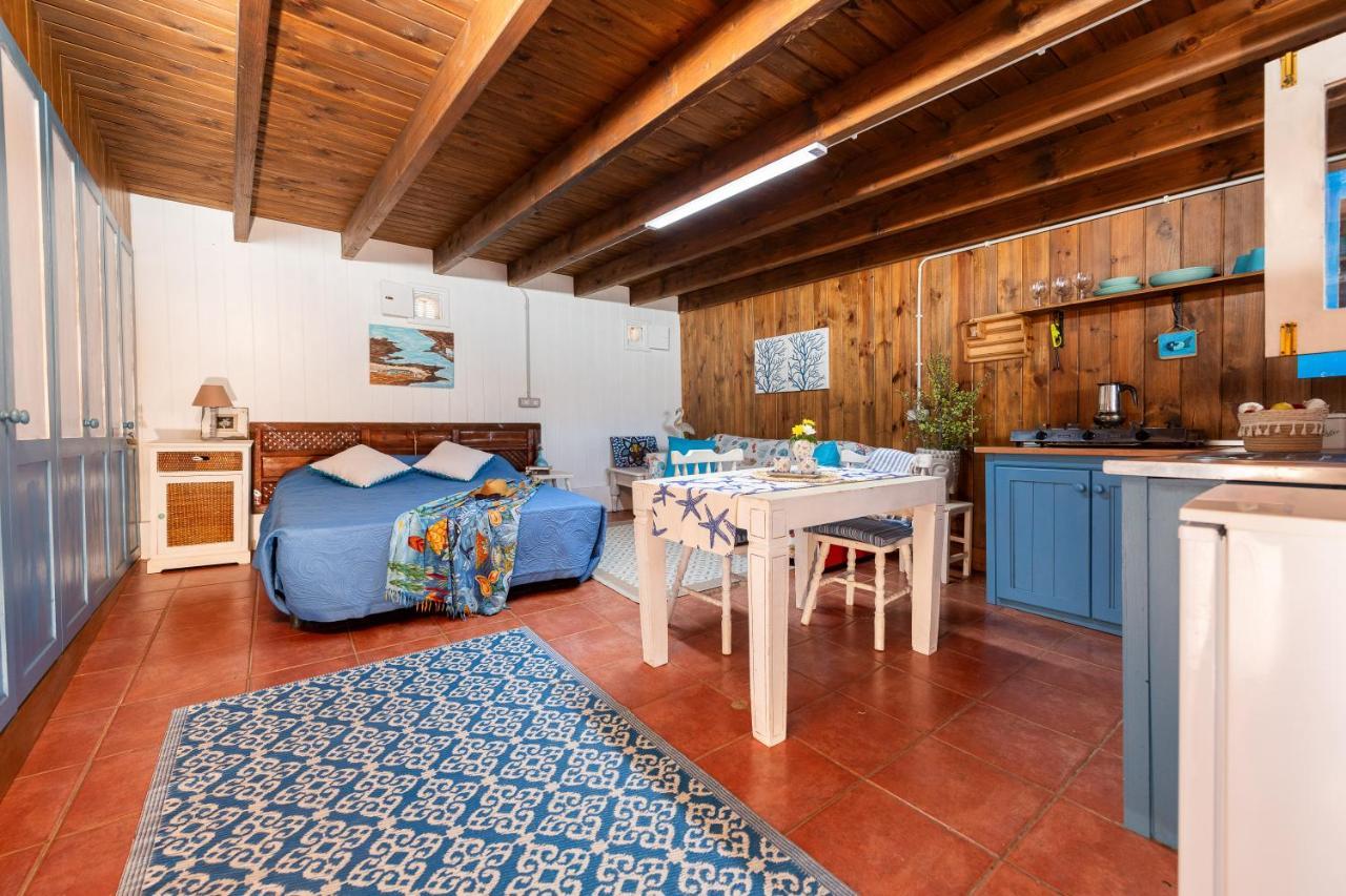 Cabin In Front Of Idyllic Majanicho Beach Екстериор снимка