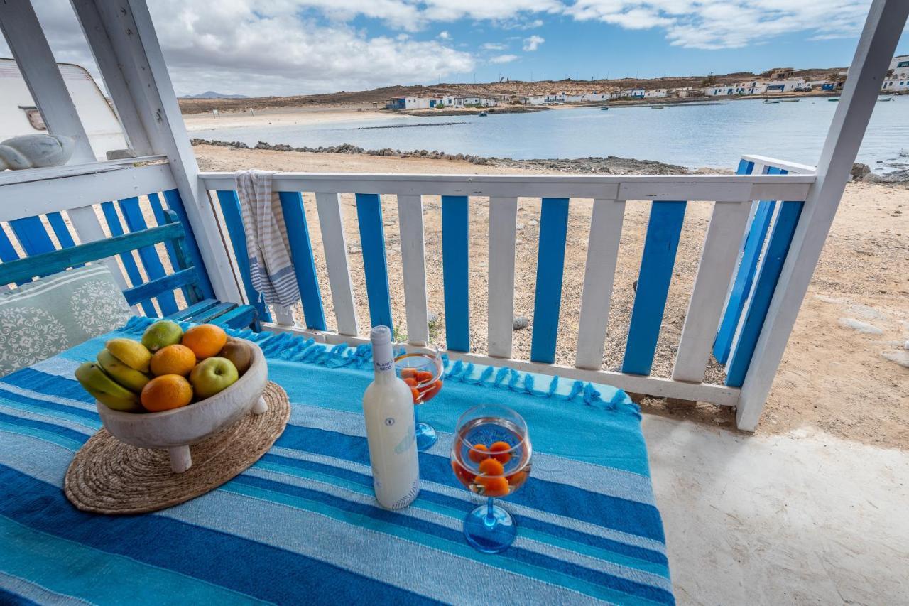 Cabin In Front Of Idyllic Majanicho Beach Екстериор снимка