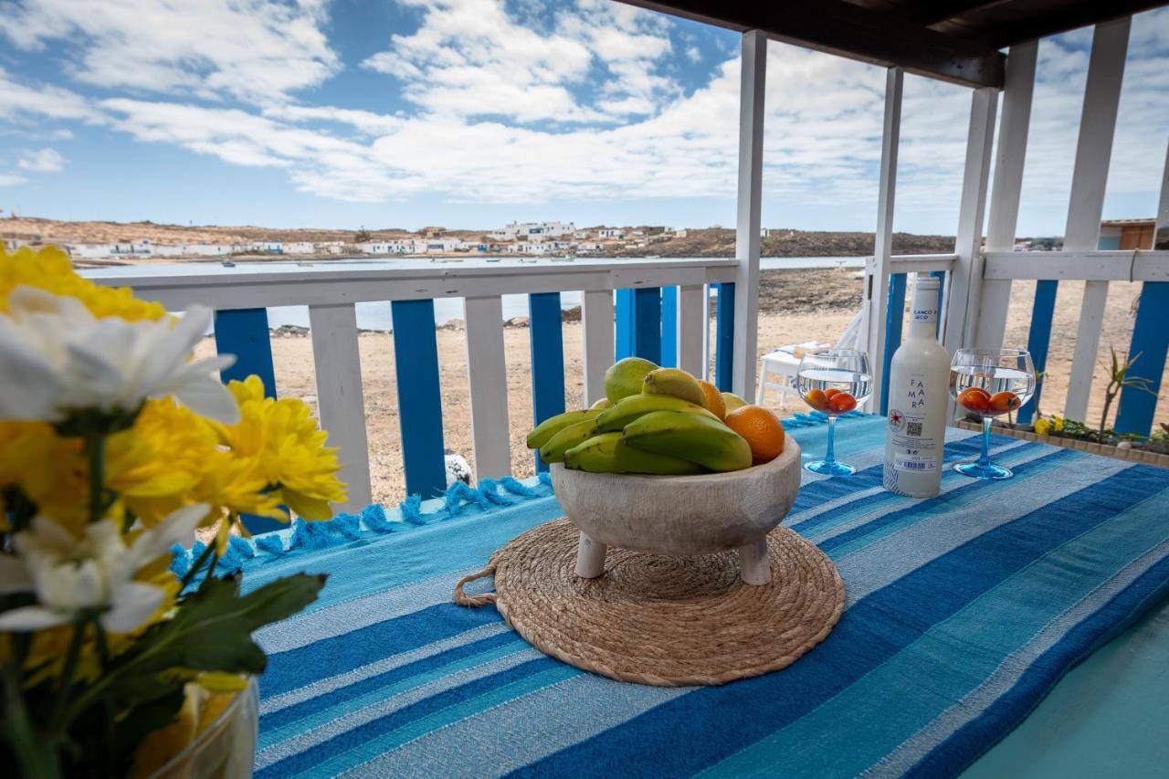 Cabin In Front Of Idyllic Majanicho Beach Екстериор снимка